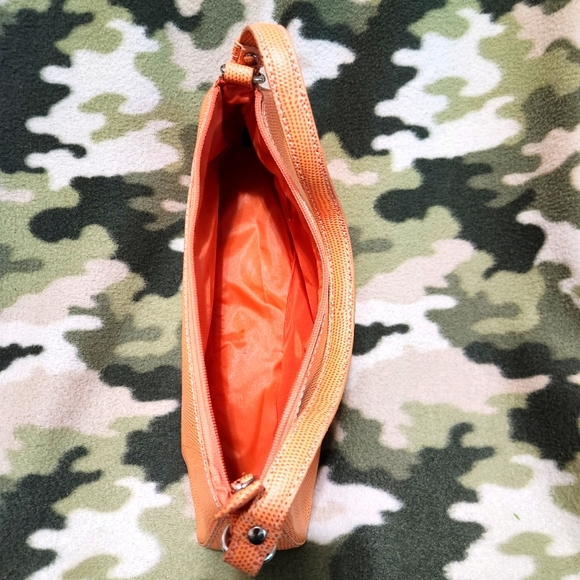 Peach Purse - Picture 8 of 12